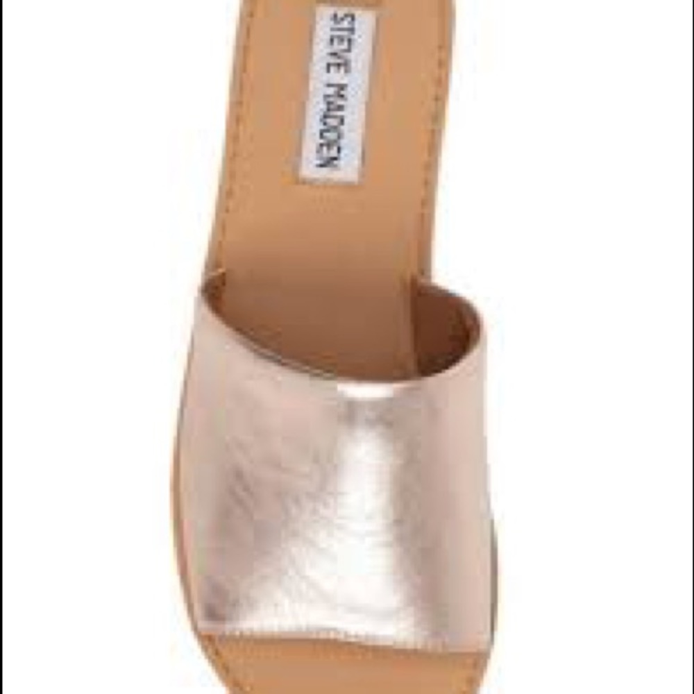 Grace Sandal - Picture 3 of 3